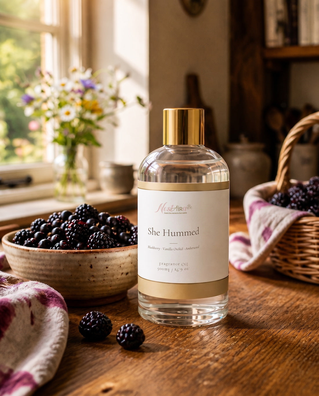 She Hummed in your space - Blackberry · Vanilla Orchid · Amberwood